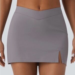 Halara Water Repellent Low Rise V Shaped Pocket Twill Mini Skirt size small